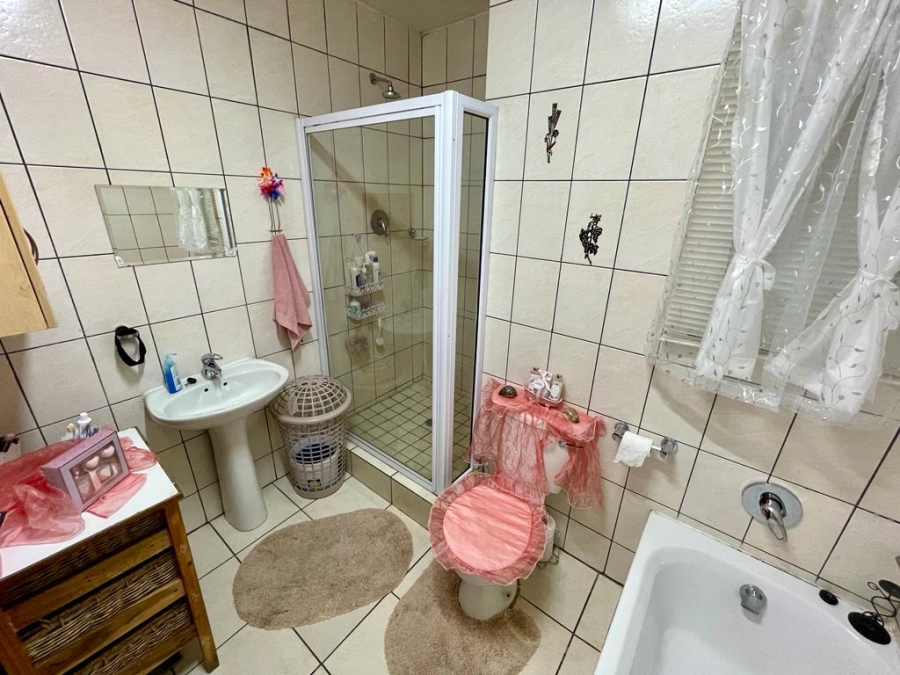 To Let 2 Bedroom Property for Rent in Pellissier Free State